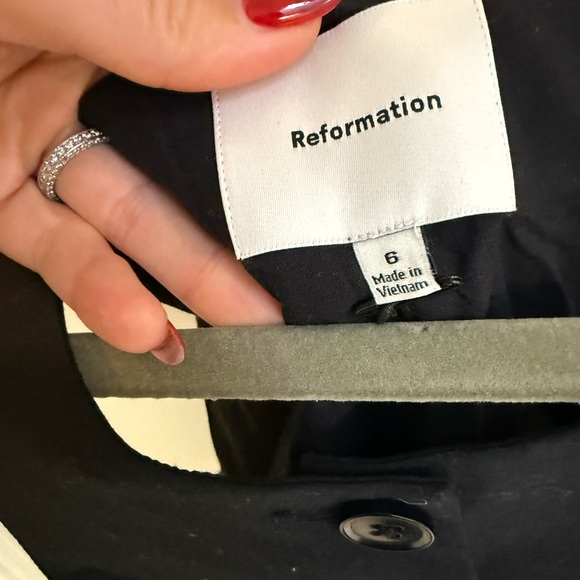 Reformation Rory Buttoned Vest - Picture 2 of 4